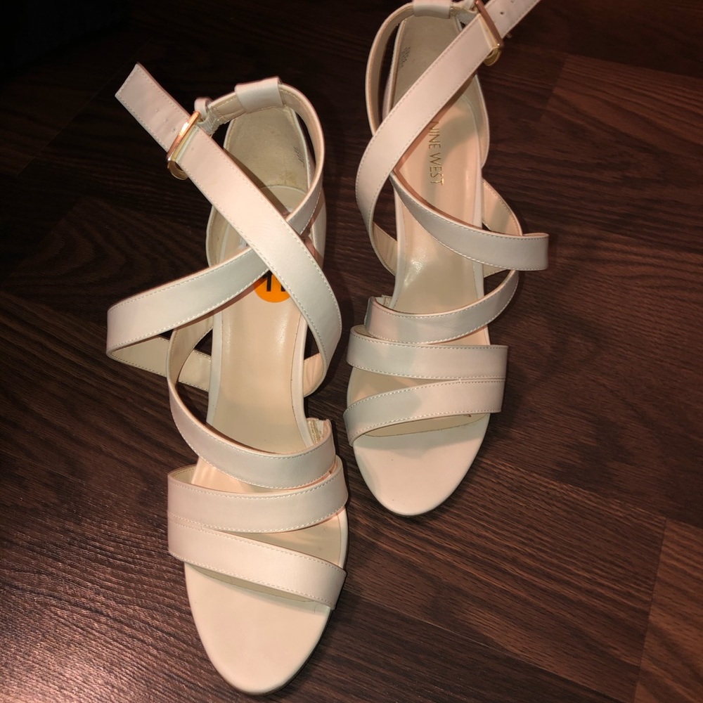 Nine West wrap style wedge with gold hardware